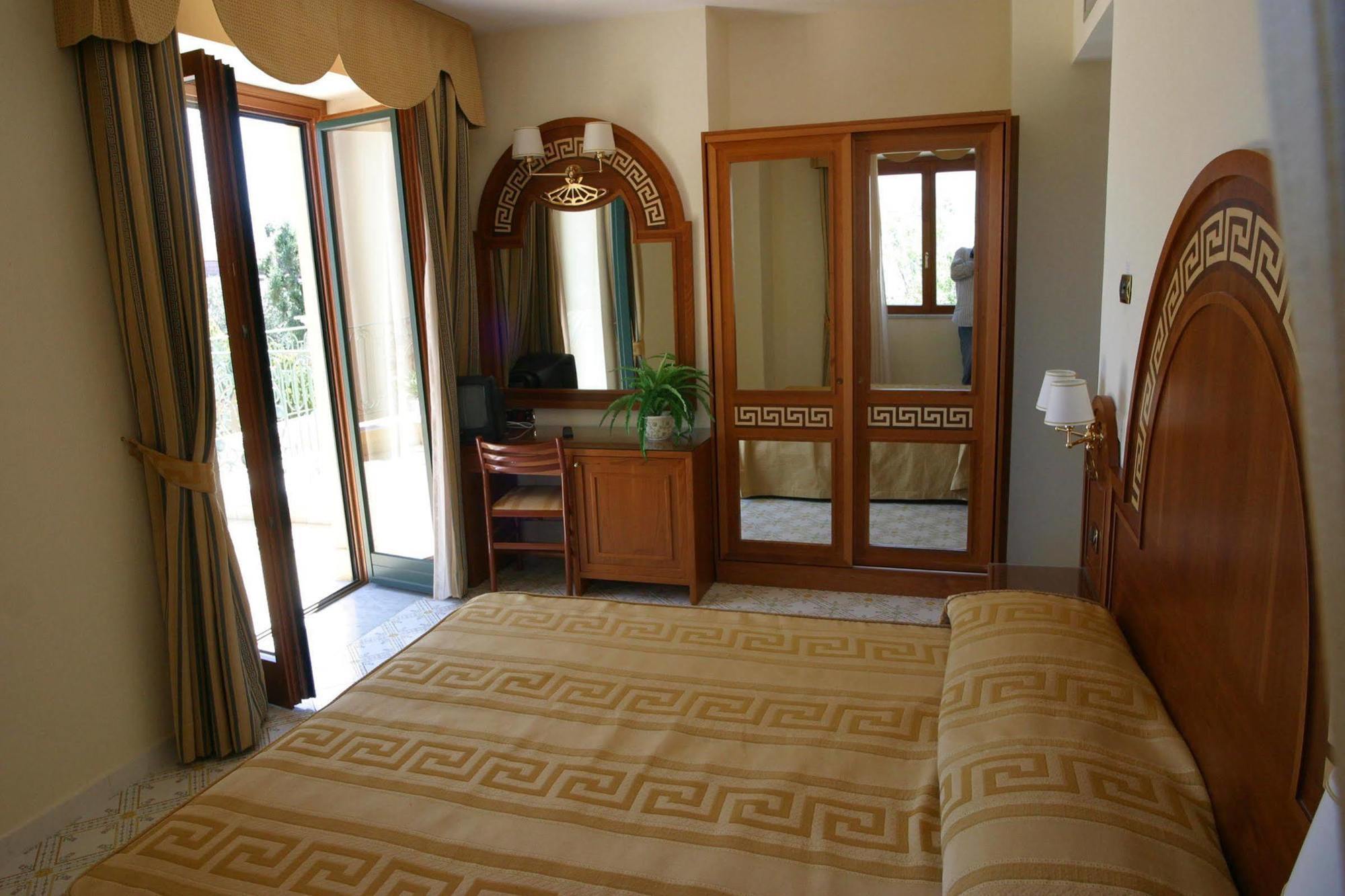 Hotel Villa Igea Sorrento Exterior foto